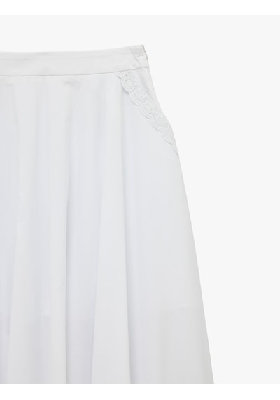 Koton Koton X Sibil Çetinkaya - Pamuklu Dantel Detaylı Cepli Poplin Kloş Midi Etek Beyaz 6sak70209uw
