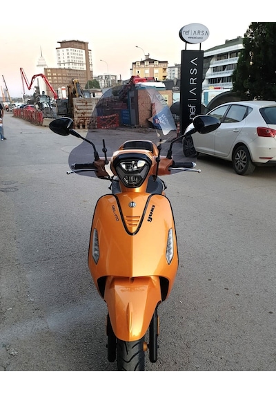 Motocam Yuki Gelato 125 Ön Cam 2023-2026 Model 43cm Füme Renkli 4mm Aparatsız