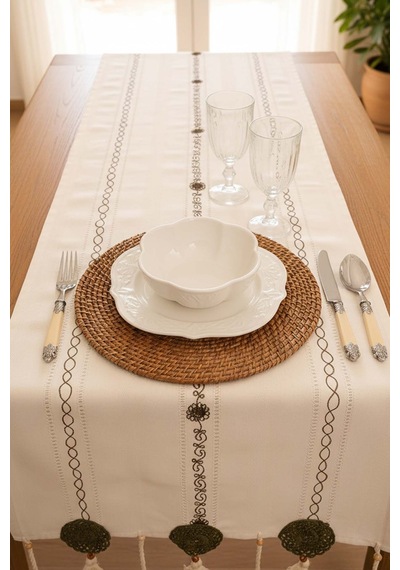 Yeşil Nakışlı Dantelli Runner 50x130 Cm Krem