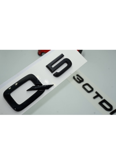 Audi Q5 30 TDi Parlak Siyah ABS 3M 3D Bagaj Yazı Logo Ürü