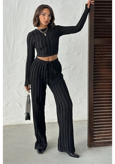Trend Alisse Siyah Kışlık Premium Fitilli Parmak Geçmeli Crop Bluz Bol Paça Pantolon Takımı Trend Alisse Siyah Kışlık Premium Fitilli Parmak Geçmeli Crop Bluz Bol Paça Pantolon Takımı