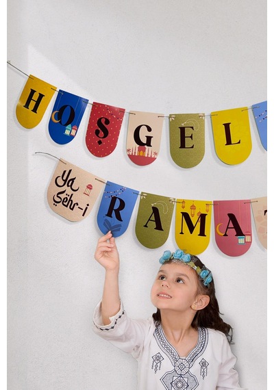 Hoşgeldin Ya Şehr-i Ramazan Renkli Flama Duvar Süsü Ramazan Süsü Hasır İp İle Gönderilmektedir Çok Renkli