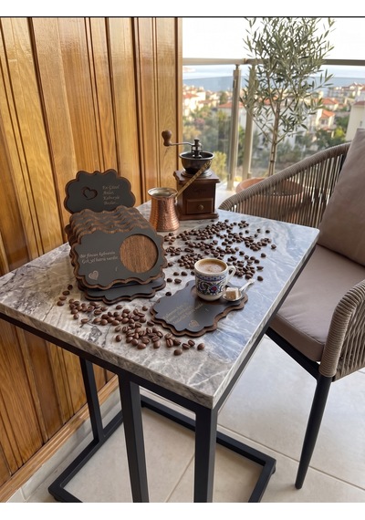 Dekoratif Ahşap Standlı Kahve Sunumluğu - Yazılı Hediye Fincan Altlığı Seti Ceviz