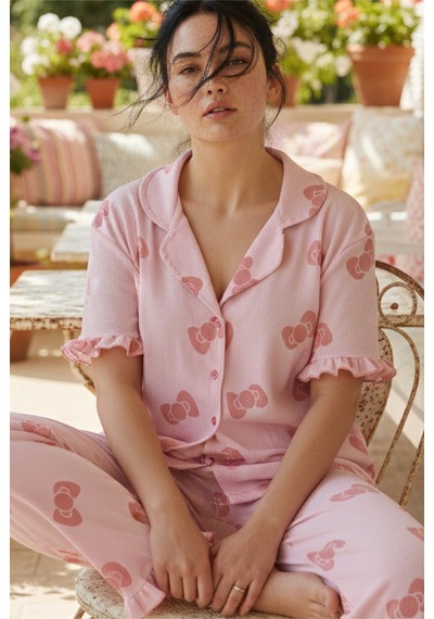 Siyah İnci Bürümcük-krınkıl Büyük Beden Düğmeli Pijama Takım26120826 26120826 Pembe Fiyonk Siyah İnci Bürümcük-krınkıl Büyük Beden Düğmeli Pijama Takım26120826 26120826 Pembe Fiyonk