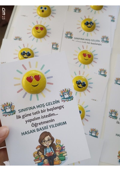 Farklı Market Okuluna Hoş Geldin Emoji Çikolata