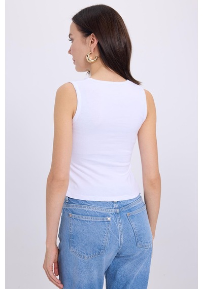 Tudors Kadın Slim Fit Dar Kesim V Yaka Sıfır Kol Pamuklu Ribanalı Beyaz Bluz-38833 Beyaz