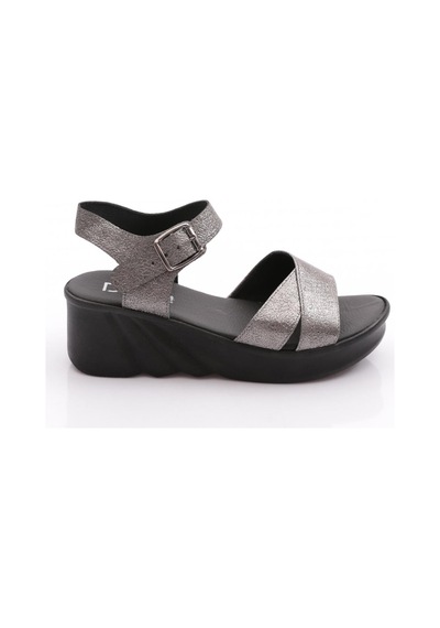 Dgn 2100-159-22y Kadin Çapraz Bantli Bilekten Bağli Sandalet Platin Çatlak Süet