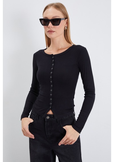 Fullamoda Önü Çıtçıtlı Ribanalı Slim Fit Bluz Siyah