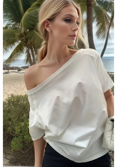Beyaz Kadın Düşük Omuz Kayık Yaka Oversize T-shirt Beyaz
