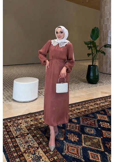 Riella Butik Dantel Yakalı Zarif Tesettür Elbise Soğan
