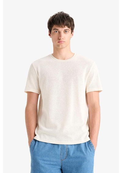 DeFacto Regular Fit Bisiklet Yaka Kısa Kollu Triko Görünümlü Tişört E3963AX25SMWT46 DeFacto Regular Fit Bisiklet Yaka Kısa Kollu Triko Görünümlü Tişört E3963AX25SMWT46