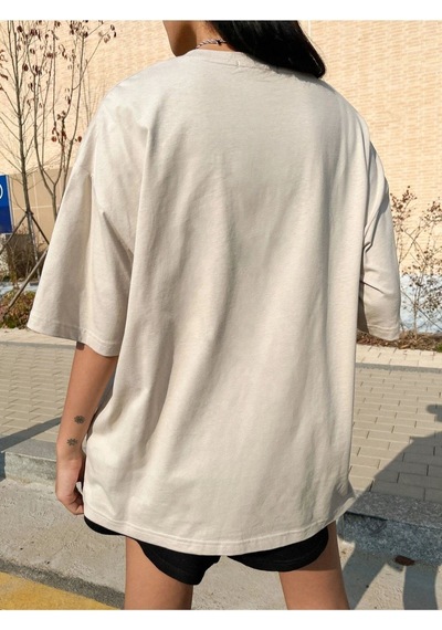 Flood Of Style Kadın Ekru Original Vintage Raw Baskılı Oversize Bisiklet Yaka Tshirt