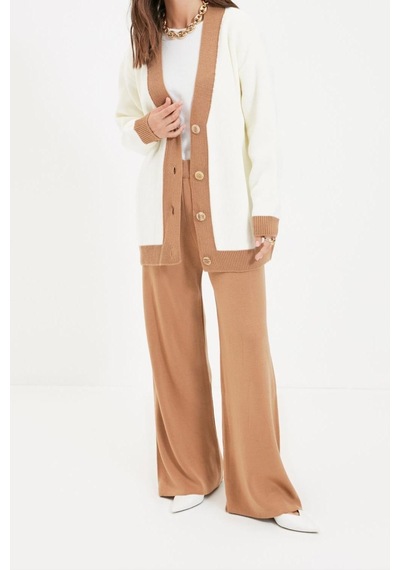 Ersefa Tarz Kadın Modern Moda Yüksek Bel Geniş Paça V Yaka Şerit Detaylı Camel Ersefa Tarz Kadın Modern Moda Yüksek Bel Geniş Paça V Yaka Şerit Detaylı Camel