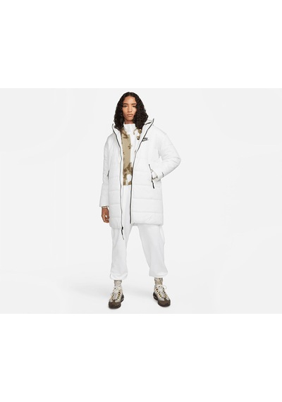 Nike Sportswear Classic Puffer Therma-fit Bol Kesimli Kadın Parkası Beyaz