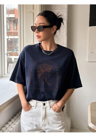 Uyguntarz Unisex Ars Longa Vita Brevis Baskılı Tasarım Tshirt Lacivert
