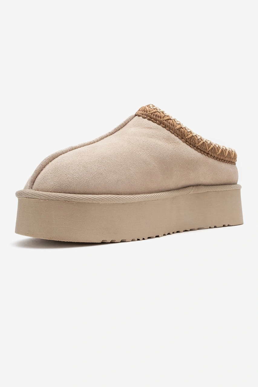 Luvishoes Luvi Shoes Avelıa Bej Süet Hakiki Deri Dikişli Kadın Kalın Tabanlı Kışlık Terlik Bej Luvishoes Luvi Shoes Avelıa Bej Süet Hakiki Deri Dikişli Kadın Kalın Tabanlı Kışlık Terlik Bej