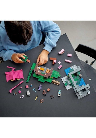 LEGO® Minecraft 21183 The Training Grounds 537 Parça