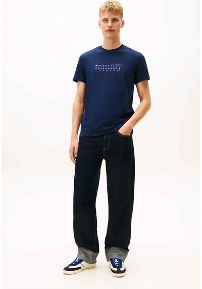 Tommy Hilfiger Erkek Logolu Pamuklu Bisiklet Yakalı Şık Görünüşlü Günlük Kullanıma Uygun Lacivert T-12263 Lacivert Tommy Hilfiger Erkek Logolu Pamuklu Bisiklet Yakalı Şık Görünüşlü Günlük Kullanıma Uygun Lacivert T-12263 Lacivert