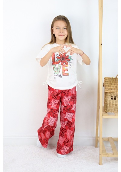 Fesshera Kız Çocuk Love Yourself Baskılı Tişört Ve Geometrik Etnik Desenli Geniş Paça Pantolon Takımı Kırmızı Fesshera Kız Çocuk Love Yourself Baskılı Tişört Ve Geometrik Etnik Desenli Geniş Paça Pantolon Takımı Kırmızı