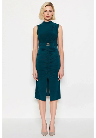 Benerly Kadın Kolsuz Dik Yaka Drape Detaylı Kemerli Midi Bodycon Esnek Ör Zümrüt Yeşili