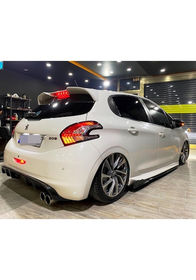 Peugeot 208 Marşpiyel Takımı - Plastik - Parlak Siyah