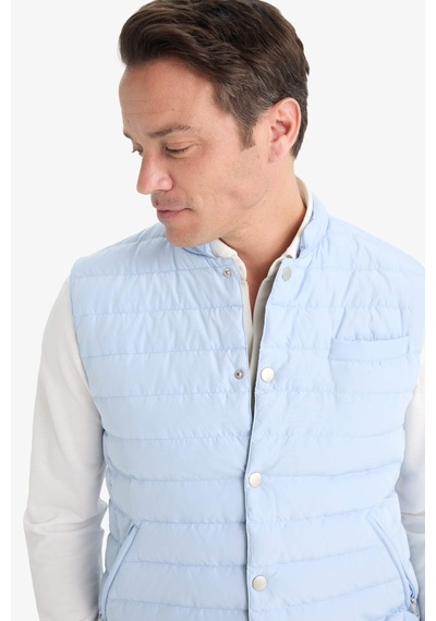 DeFacto Slim Fit Dar Kesim Çıtçıt Kapamalı Kaz Tüyü Yelek E6420AX25SPBE196