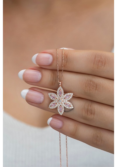 925 Ayar Gümüş 6 Yapraklı Pembe Taşlı Çiçek Kolye Rose Gold