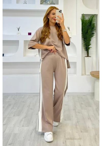 Fiolin Soft Touch Modal Kumaş Şeritli Detaylı Yırtmaçlı Takım Bej