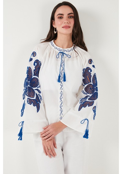 Lela Nakışlı Oversize Fit Bağlamalı Hakim Yaka Bayan Gömlek 676206 Beyaz