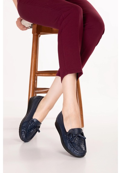 Gondol Kadın Hakiki Deri Rahat Yazlık Delikli Günlük Ayakkabı Pyt.1300 Lacivert