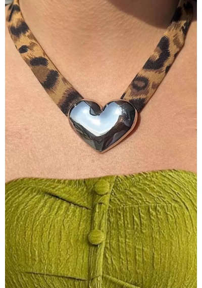 Caş Dekorasyon Gümüş Renk Leopar Desen Kalp Motif Kolye Gümüş