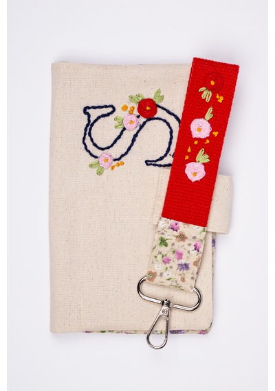 Fabric Craft Bag Kişiselleştirilebilir Kadın Cüzdan Ve Nakışlı Anahtarlık Seti Baş Harf İşlemeli Krem