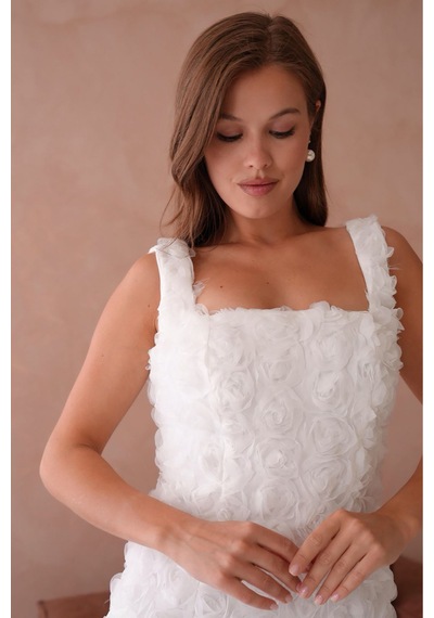 Neşeli Butik Kadın Premium Gül Detaylı Tasarım Abiye Elbise Nbs9380 Beyaz