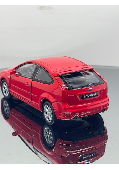 1.36 Ölçek Ford Focus Model Oyuncak Araba - Kırmızı