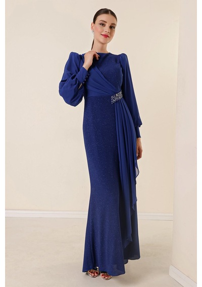 By Saygı Beli Taş Aksesuarlı Likralı Şifon Detaylı Astarlı Uzun Simli Geniş Beden Aralıklı Elbise Saks By Saygı Beli Taş Aksesuarlı Likralı Şifon Detaylı Astarlı Uzun Simli Geniş Beden Aralıklı Elbise Saks