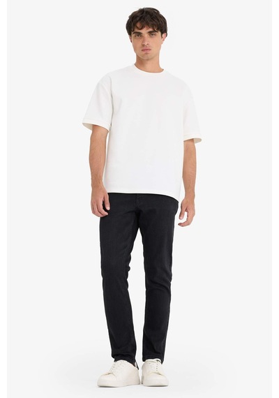 DeFacto Pedro Slim Fit Dar Kalıp Normal Bel Dar Paça Jean Pantolon R8788AZ25AUNM40 DeFacto Pedro Slim Fit Dar Kalıp Normal Bel Dar Paça Jean Pantolon R8788AZ25AUNM40
