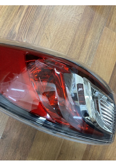 Mazda 3 Dış Sol Stop Lambası 2011