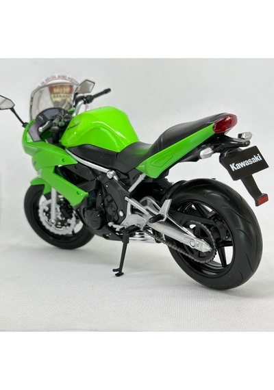 Kawasaki Ninja 650r 1:10 Diecast Lisanslı Motosiklet Model 22 Cm Koleksiyonluk & Biblo Maket