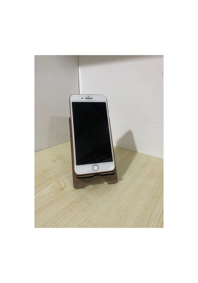 İsme Özel Minimalist Ahşap Telefon Standı Şarj Kanallı Masaüstü Tutucu Açık & Koyu Renk Seçenekli Ceviz