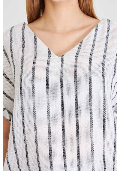 Armonika Kadın Siyah V Yaka Yanları Yırtmaçlı Arkası Uzun Duble Kol Detaylı Oversize Bluz Arm-25y001056 Armonika Kadın Siyah V Yaka Yanları Yırtmaçlı Arkası Uzun Duble Kol Detaylı Oversize Bluz Arm-25y001056