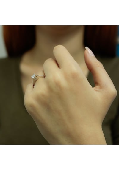 Lova 0,47 Karat Pırlanta Tektaş Yüzük - IDL Sertifikalı