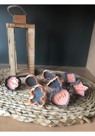 Bayev 12 Adet Basmalı Kopat Kurabiye Kalıbı Seti Gingerbreadman Çam Ağacı Yılbaşı Özel Kurabiye