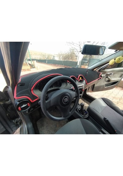 Seat Cordoba 2001-2008 Modellerine Uyumlu Torpido Koruma Halısı Kenar Renk Kırmızı