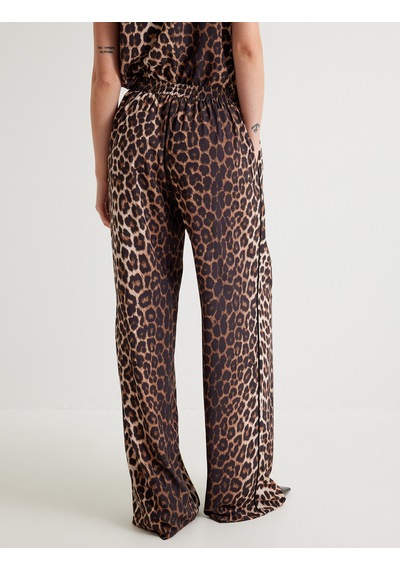 Koton Leopar Desenli Palazzo Pantolon Cepli Viskoz Kumaş Pile Detaylı Bej Desenli 5wak40066uw Ekru Koton Leopar Desenli Palazzo Pantolon Cepli Viskoz Kumaş Pile Detaylı Bej Desenli 5wak40066uw Ekru