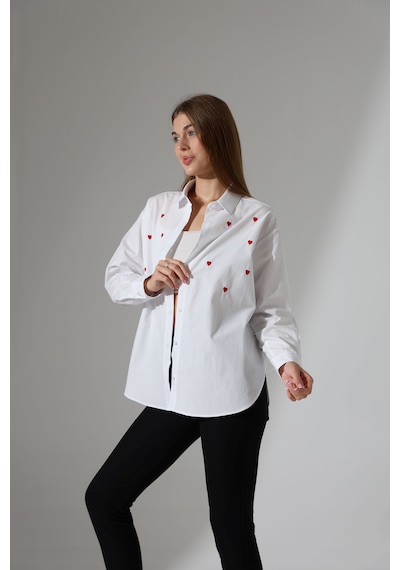 Corradeo Giyim Yeni Sezon Oversize Çizgili Poplin Kumaş Kalp Nakış Detaylı Apoletli Tasarım Gömlek Beyaz