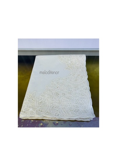Dantel İşleme Görünümlü Düz Kendinden Desenli Yıldız Çiçek Kaymaz Kalın Lüks Pvc Dikdörtgen Muşamba Masa Örtüsü 122 X 153 Cm Krem Dantel İşleme Görünümlü Düz Kendinden Desenli Yıldız Çiçek Kaymaz Kalın Lüks Pvc Dikdörtgen Muşamba Masa Örtüsü 122 X 153 Cm Krem