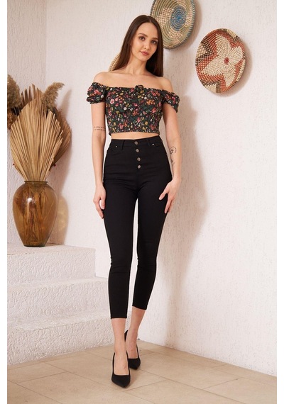 Darlin Moda Siyah Çiçek Desenli Gipe Detaylı Crop Bluz Dm7000