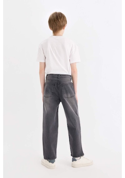 DeFacto Erkek Çocuk Loose Fit Düz Paça Basic Düz Jean Pantolon D6489A825SMNM55 DeFacto Erkek Çocuk Loose Fit Düz Paça Basic Düz Jean Pantolon D6489A825SMNM55