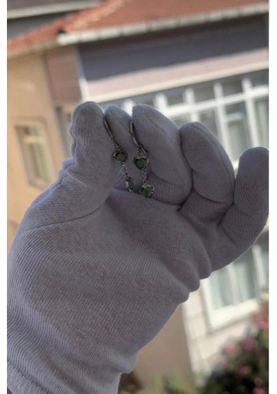 Kadın Gümüş Renk Kalpli Özel Tasarım Sallantılı Küpe Yeşil