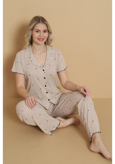 Wordex Mirano 1712 Minik Kalp Desenli Pointel İnce Kumaş Düğmeli Kısa Kollu Kadın Pijama Takımı Bej Wordex Mirano 1712 Minik Kalp Desenli Pointel İnce Kumaş Düğmeli Kısa Kollu Kadın Pijama Takımı Bej